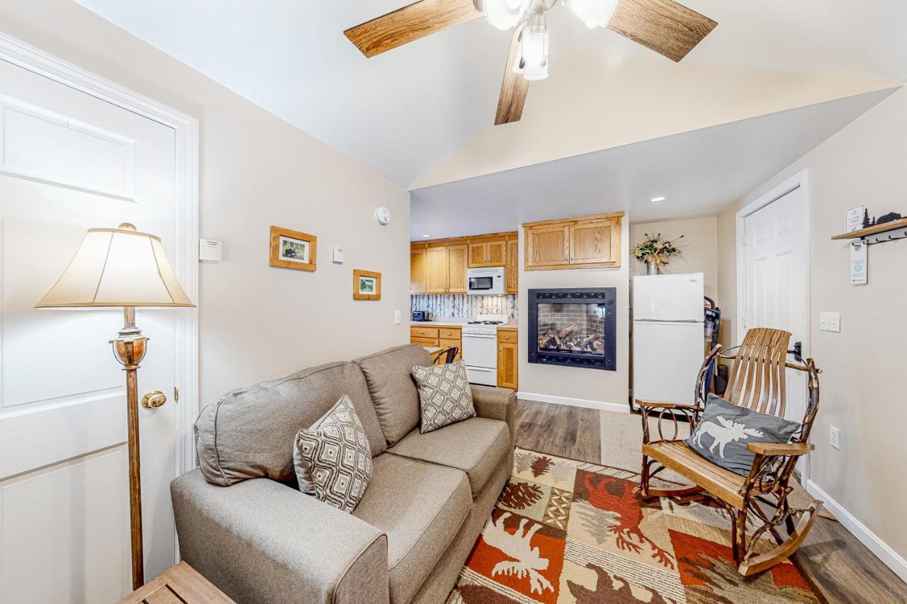 Northwoods Lodge Cabin 1 Morrisville Екстер'єр фото